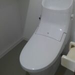 大和オリジナルのLIXILシャワー一体型トイレでアクアセラミックなのでトイレ掃除が簡単