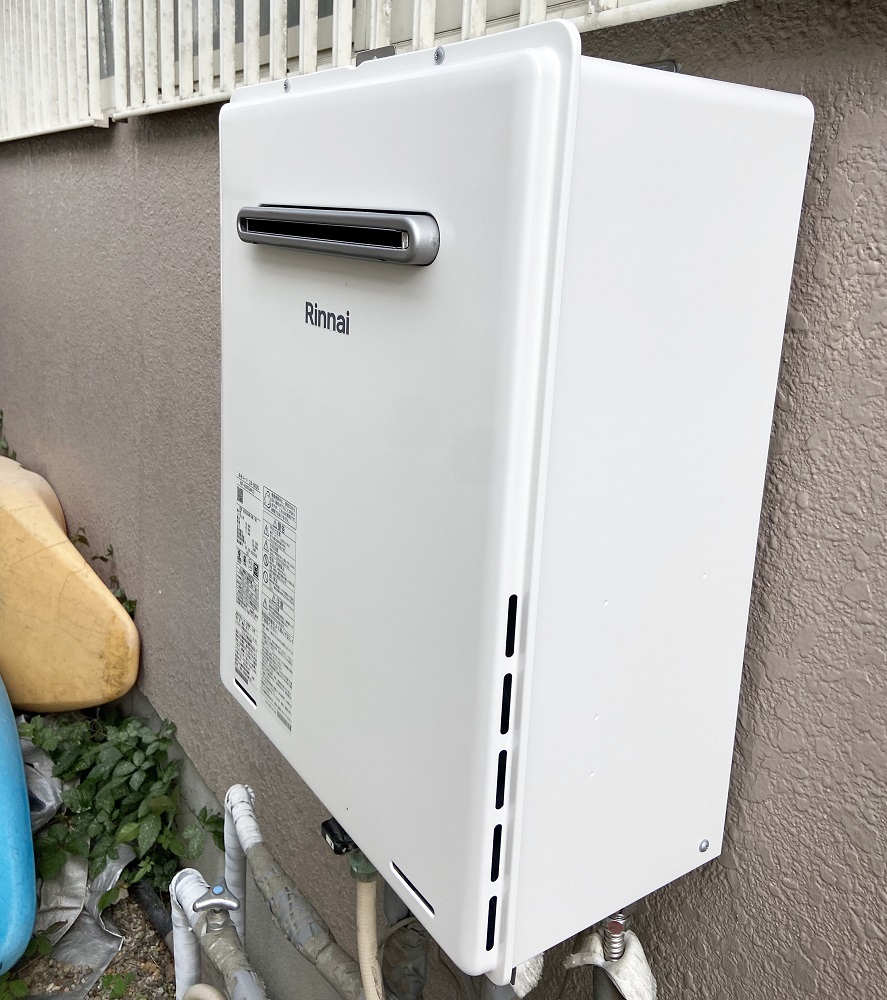 福岡県春日市でが20年以上経過していたガス給湯器をリンナイ製の新しい給湯器に交換した施工後の画像