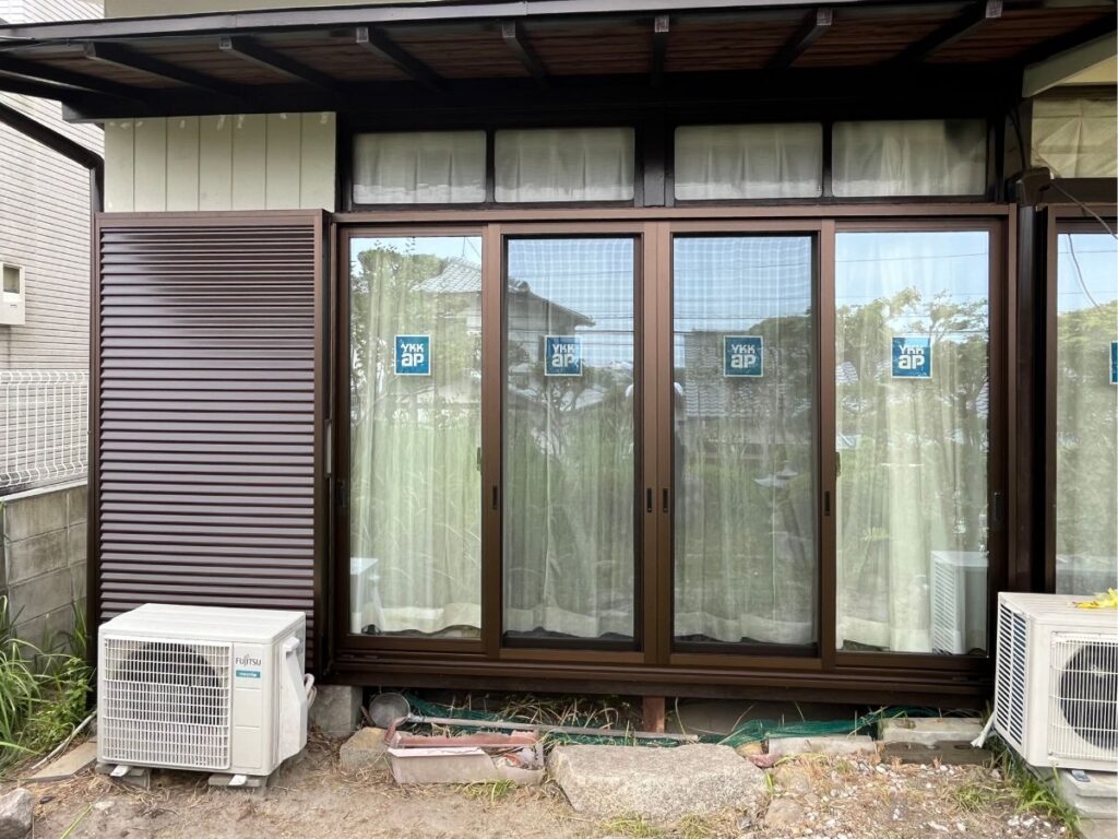 福岡市南区で木製の窓からアルミ樹脂複合サッシに交換した施工後の画像。取付けた窓は、YKKエピソードNEOです。
