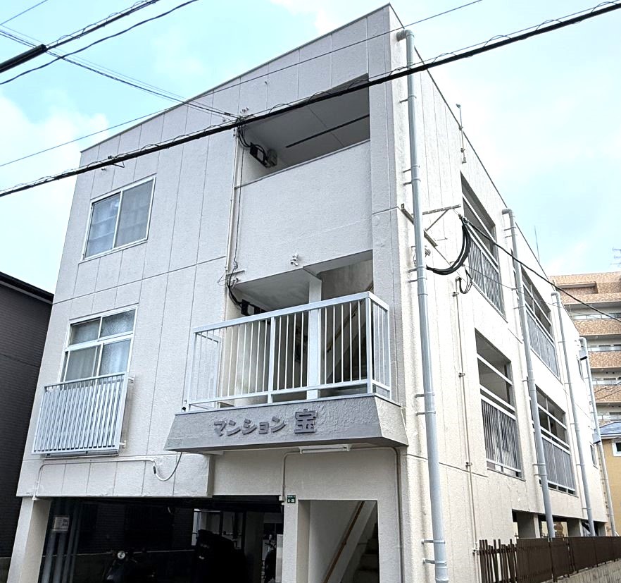 福岡市南区でマンションの外壁塗装と防水工事をした施工後の画像