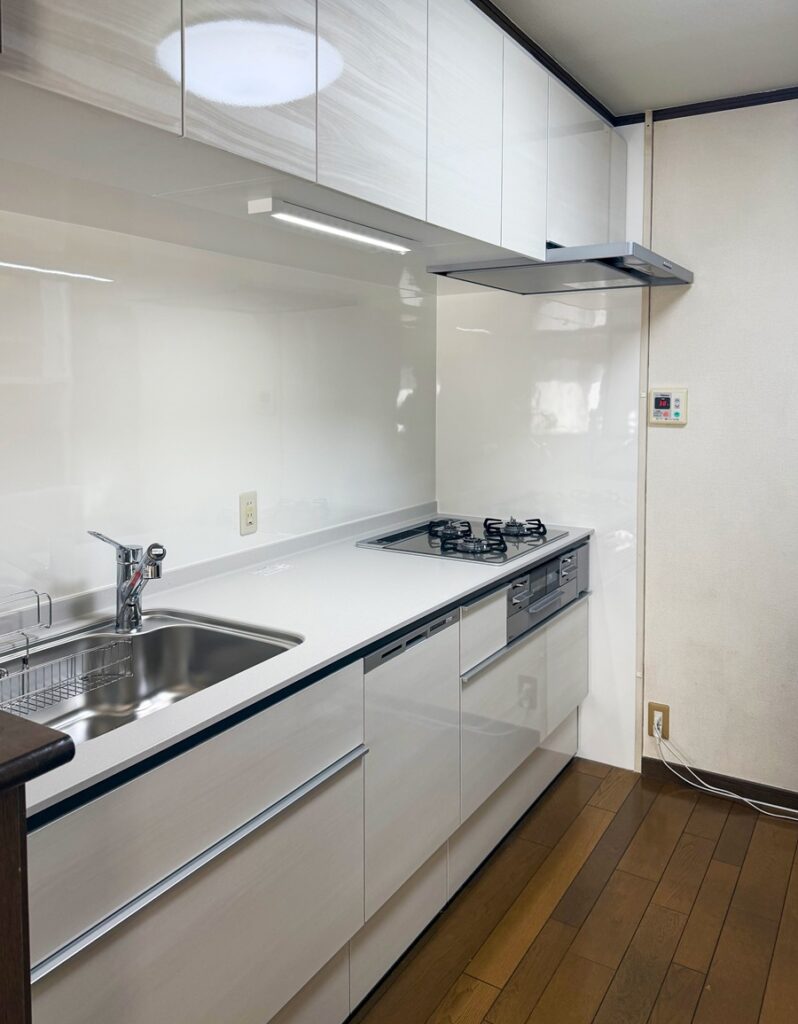 福岡県春日市でキッチンリフォームした施工後の画像。