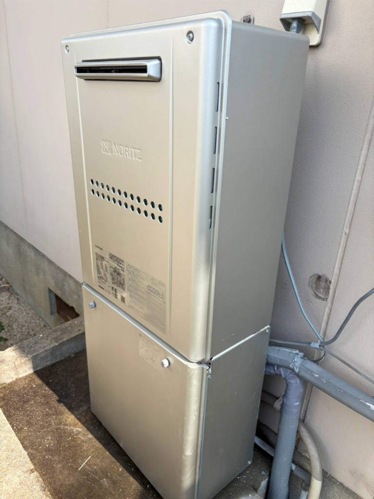 福岡市南区でノーリツのエコジョーズに交換した施工後の画像。 こちらのタイプは床暖房や浴室暖房もできるタイプです。エコジョーズとは排気熱をいかして効率的のお湯をわかす給湯器のことです。
